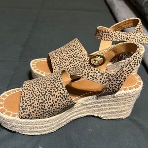 Universal thread shoes